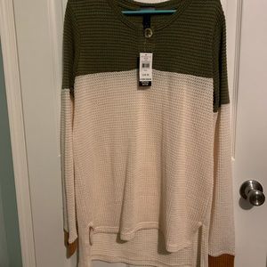 BNWT Hi-Lo Waffle-knit Buckle Top